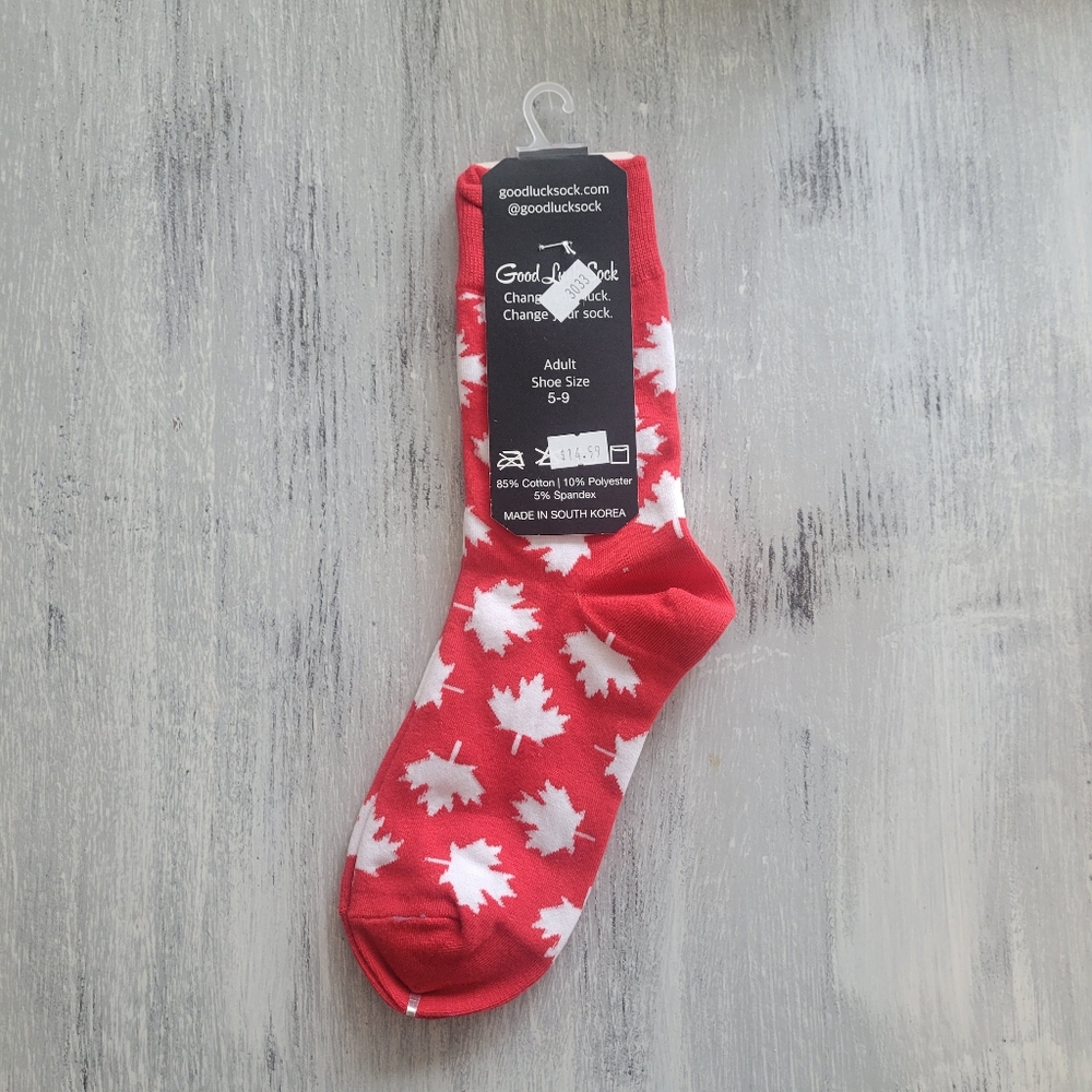2/$15 Canada Maple Leaf Crew Socks - Picture 2 of 3